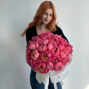 Букет пионов Coral, которые меняют цвет