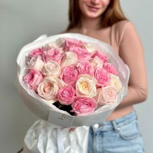 Микс пионовидных ароматных роз