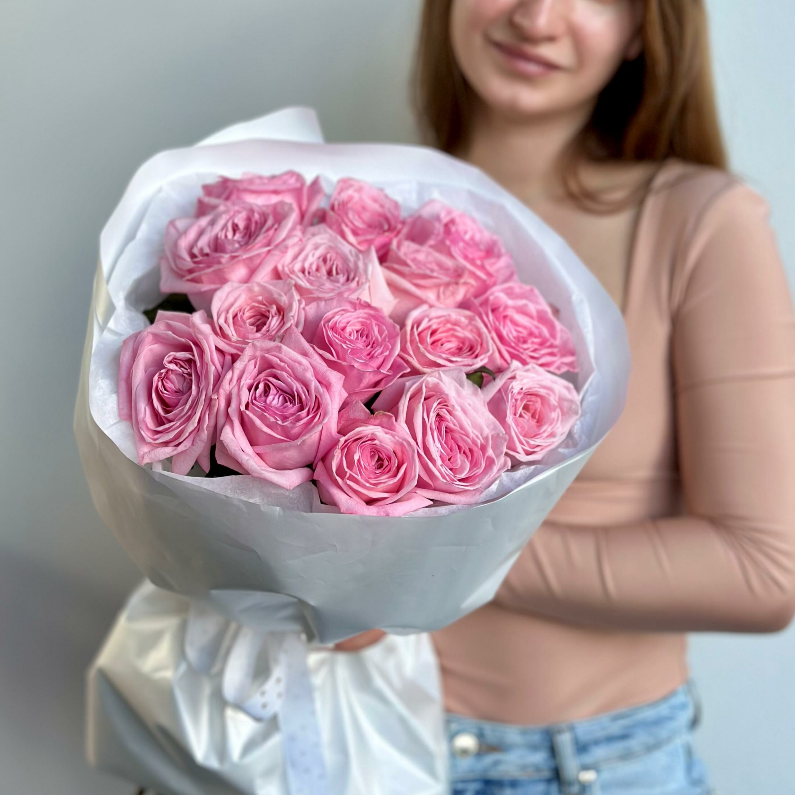 Букет розовых пионовидных ароматных роз